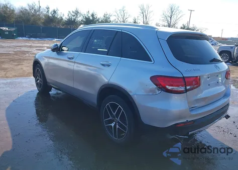 2016 Mercedes-Benz Glc 300 z USA, uszkodzony, nr VIN WDC0G4JB8GF051217